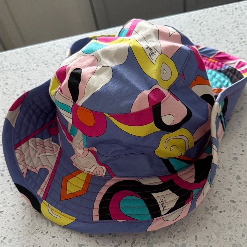 PUCCI Vibrant Multicolor Geometric Bucket Hat - Blue Base